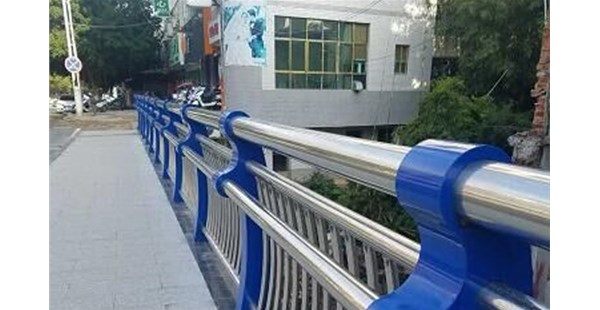 防撞护栏安装时的注意事项